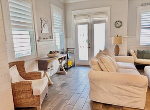 Smart TV, ping pong - Gorgeous 30A Home in Prominence with Golf Cart + Bikes (Santa Rosa Beach)