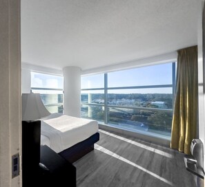 WiFi (無料)、ベッドシーツ