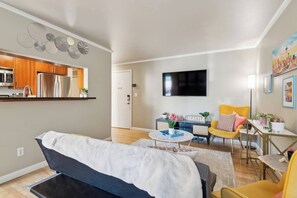 Unclassified image, 4 of 42, button - Vibrant 2bed - Stroll to Needle (Seattle, WA 98109)
