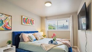 Unclassified image, 4 of 42, button - Vibrant 2bed - Stroll to Needle (Seattle, WA 98109)