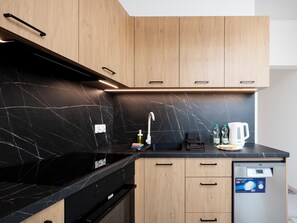 Frigorífic, forn, placa de cuina i rentaplats