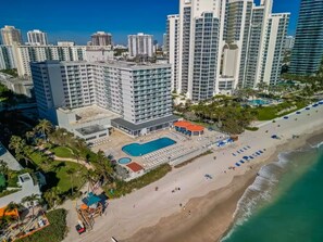 Exterior - Oceanfront Sunny Isles 1BR with Direct View (Sunny Isles Beach)