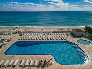 Outdoor pool - Oceanfront Sunny Isles 1BR with Direct View (Sunny Isles Beach)