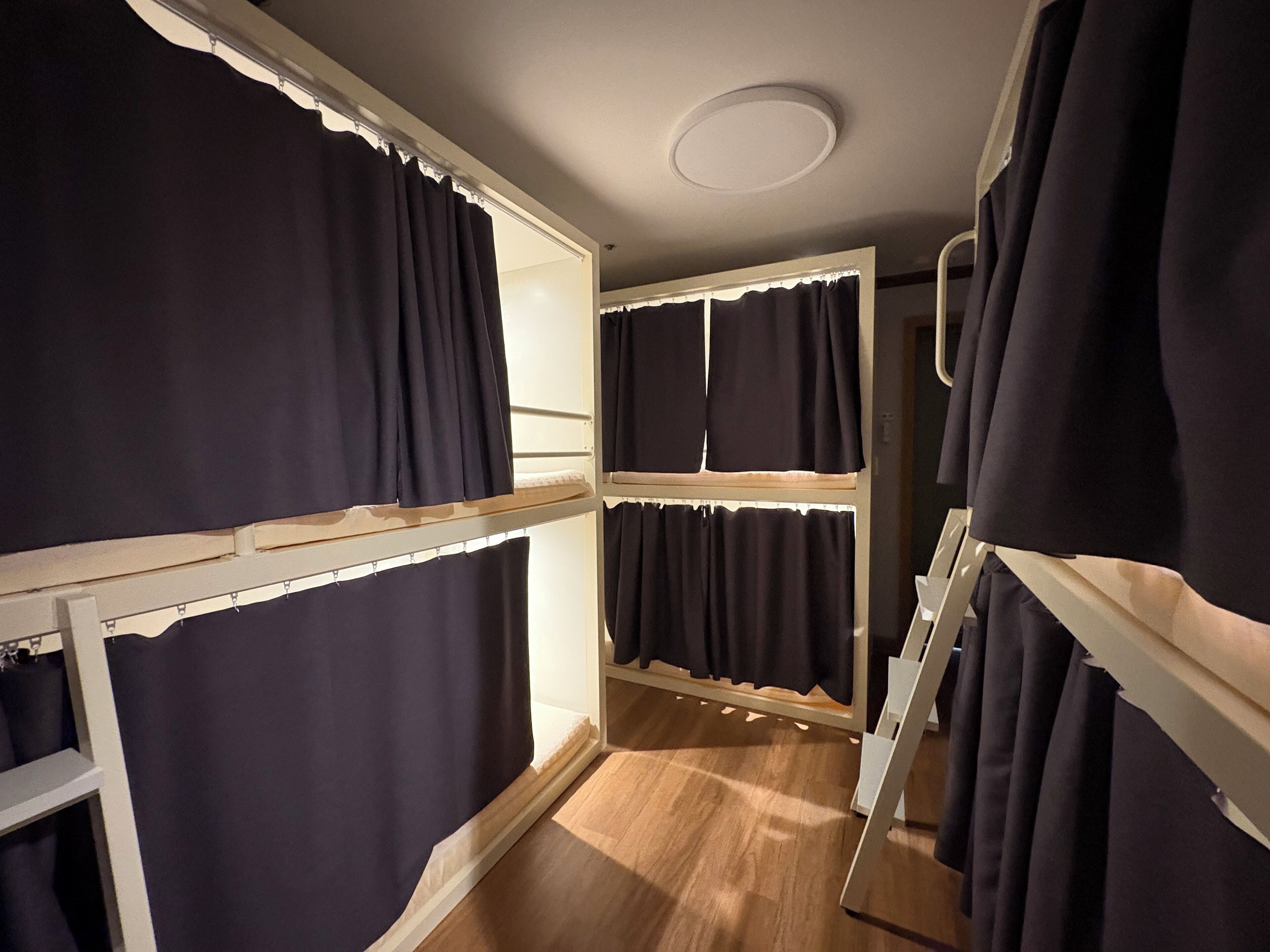 스탠다드 공용 도미토리, 여성 전용, 시내 전망 | 암막 커튼, 다리미/다리미판, 무료 WiFi