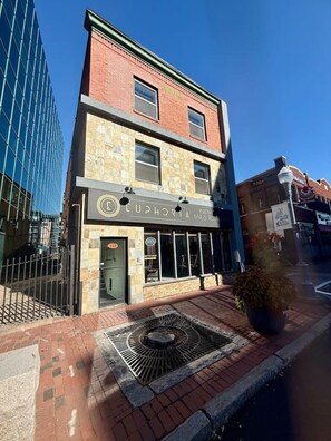 Exterior - Modern Rustic Luxury - 2 Bdrm (Moncton)