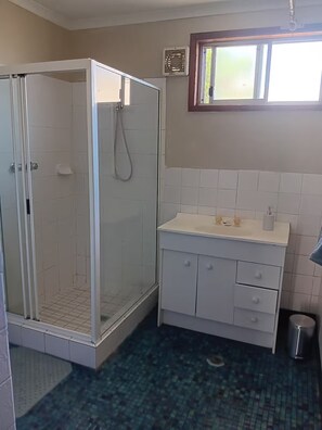 Håndklær, såpe og toalettpapir