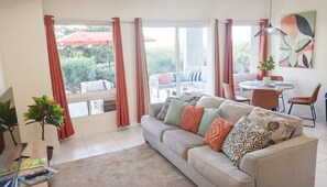 Smart TV, books - 2BR Pool-Garden Oasis. Near Beaches, Maho Village & Golf Club (Maho)