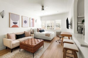 Studio Deluxe - 1 queensize-säng - kök | Vardagsrum