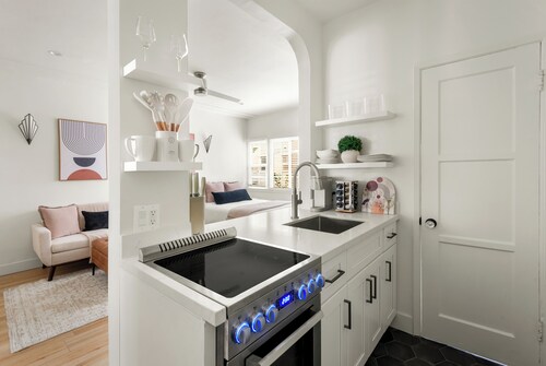 The Beverly Grove Hotel