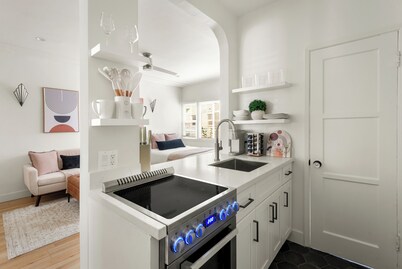 The Beverly Grove Hotel