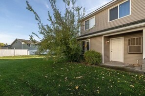 Exterior - Cozy Post Falls Townhome: Garage, Pets Welcome! (Post Falls)