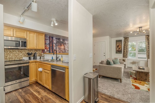 The Corbin Park Cozy Corner- Post Falls Modern Townhome