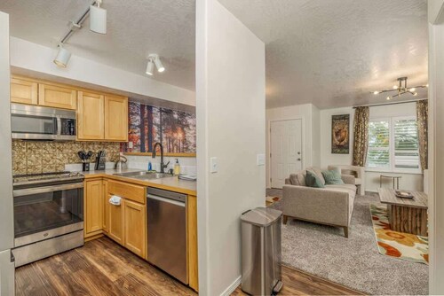 Cozy Post Falls Townhome: Garage, Pets Welcome!