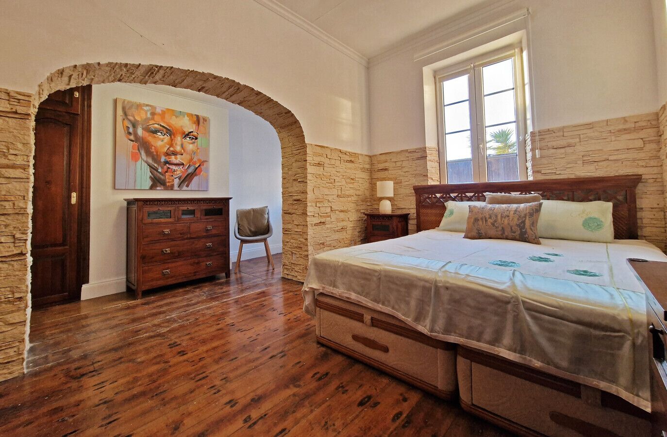 Skrivebord, strykejern/-brett, wi-fi og sengetøy