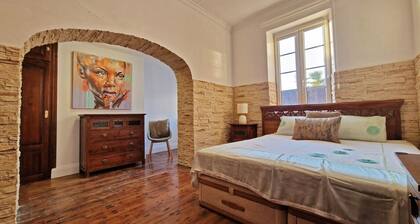 Private driveway + pool + views of the straits