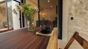 Luxury House, Garden View | Dining room