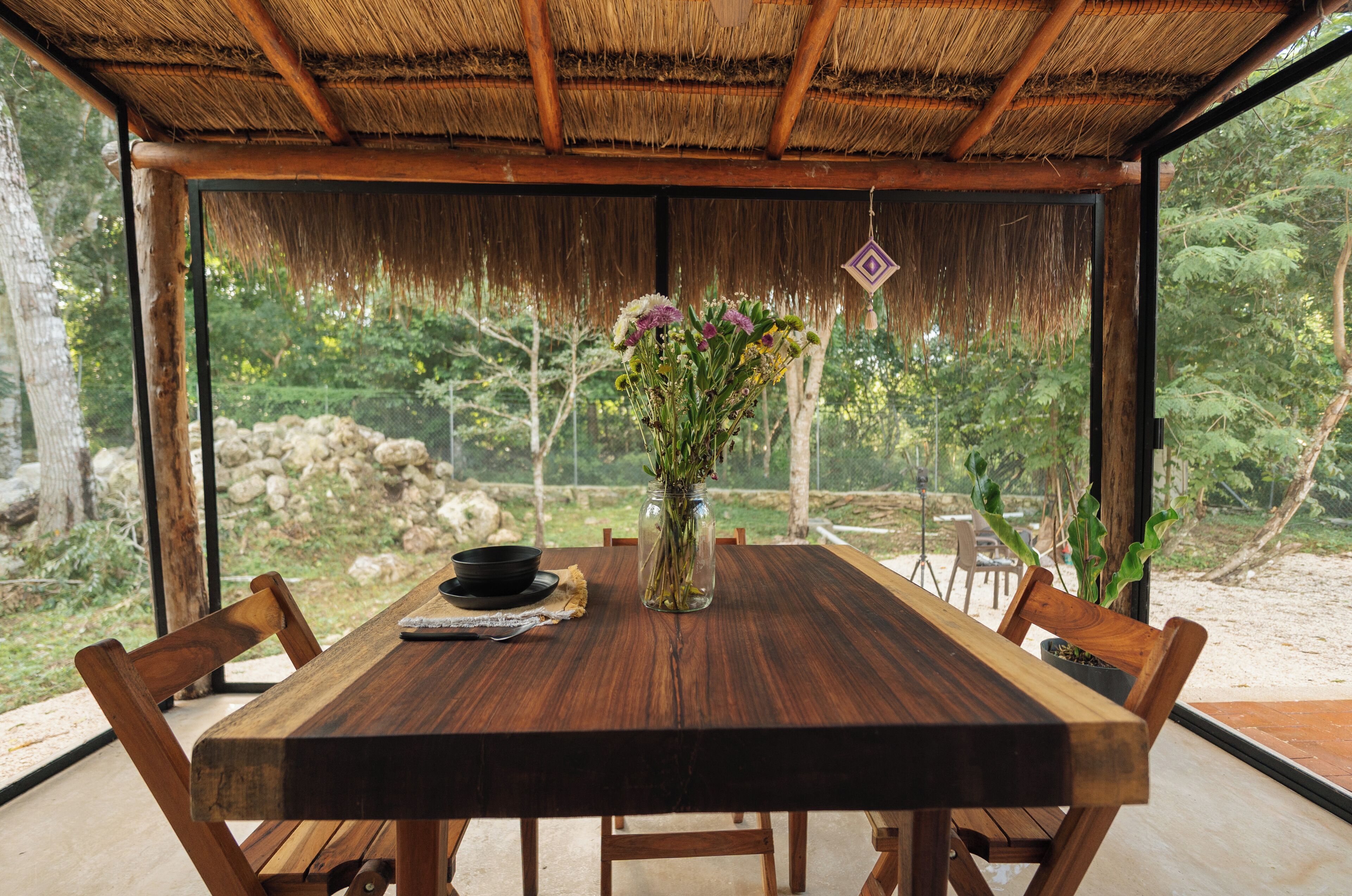 Casa de lujo, vista al jardín | Comedor