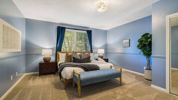 Travel cot, free WiFi, bed sheets