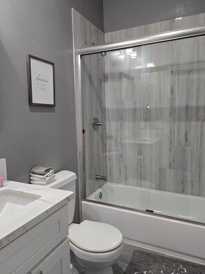 Towels - Cozy 2-bedroom house in welcoming San Diego (San Diego)