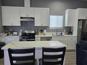 Private kitchen - Cozy 2-bedroom house in welcoming San Diego (San Diego)