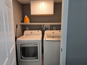 Interior - Cozy 2-bedroom house in welcoming San Diego (San Diego)