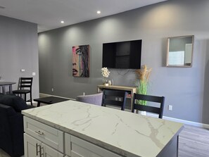Interior - Cozy 2-bedroom house in welcoming San Diego (San Diego)