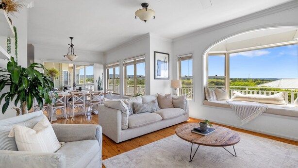 TV, fireplace - Hillview House - A stylish country escape with breathtaking views (Milton)