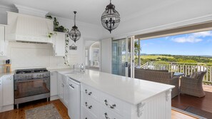 Fridge, microwave, oven, stovetop - Hillview House - A stylish country escape with breathtaking views (Milton)