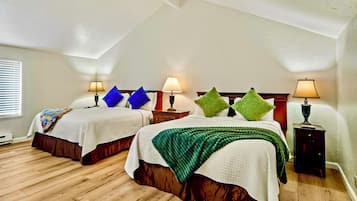 Schreibtisch, BĂŒgeleisen/BĂŒgelbrett, kostenloses WLAN, BettwĂ€sche