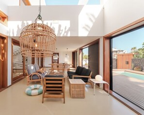 Outdoor dining - Canaryislandshost l Pausa (Costa Teguise)