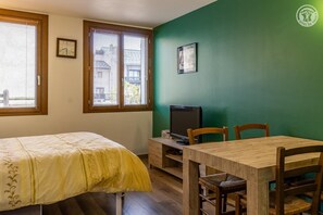2 多间卧室、熨斗/熨衣板、免费 WiFi