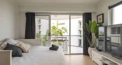 Penthouse Apartment in Mooloolaba | Pet Friendly