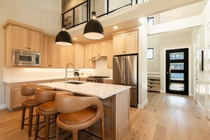 Fridge, microwave, oven, stovetop - Ski, Hike & Lake Days • Stunning New Mayflower Townhome (Heber City)