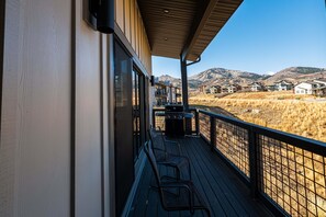 Property grounds - Ski, Hike & Lake Days • Stunning New Mayflower Townhome (Heber City)