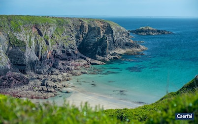 Ty Peggie, Holiday cottage Solva, Sleeps 4, 2 bedrooms, bathrooms