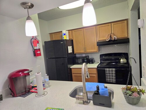 2-bed apartment, heart of RIO, Gaithersburg! Near 1-270, commuter convenient.