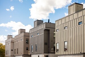 Exterior - Suncatcher| Downtown + Rooftop | Steps to Beach (Traverse City)