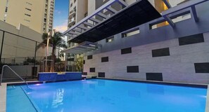 Pool - Brisbane Skyline Escape - 3 BR with River Views (Brisbane City)