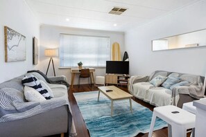 Living area - Upscale & Modern, Relaxed and Inviting Home (Osborne Park)