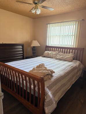 Iron/ironing board, WiFi, bed sheets - Fresh /Fresh 2-bedroom apartment in fantastic Fort Myers (Fort Myers)