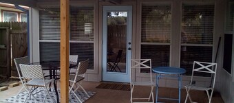 Happy Holidays House in Boerne
3 bedrooms, 2 full baths