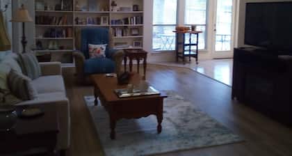 The Francis House!
Right in town cutie!
3 bedrooms, 2 full baths.