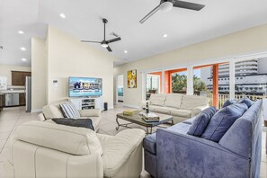 Smart TV, table tennis