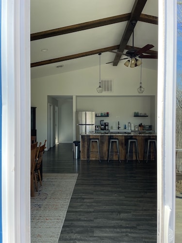 Lost River Bunkhouse Barn, dog-friendly + hot tub