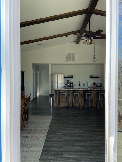 Lost River Bunkhouse Barn, dog-friendly + hot tub