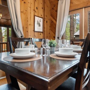 Dining - Family Cabin Getaway - Firepit, Views, Outdoor Fun! (Munds Park)