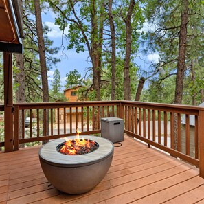 Property grounds - Family Cabin Getaway - Firepit, Views, Outdoor Fun! (Munds Park)