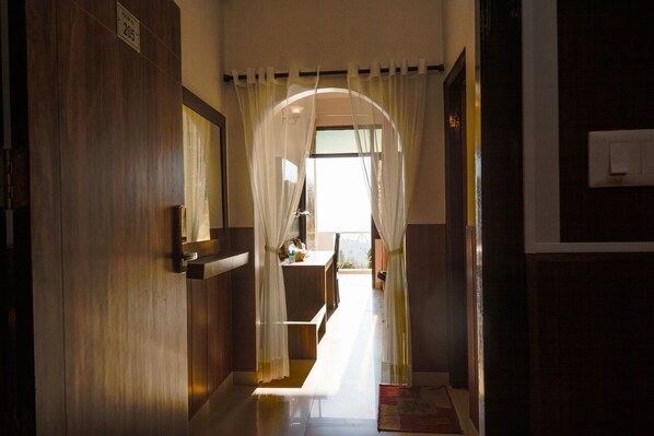 Deluxe Double or Twin Room, Mountain View | Free WiFi