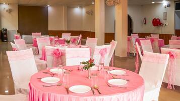 Tempat makan pasangan