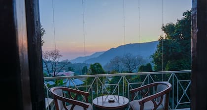 The Pine Oak Resort